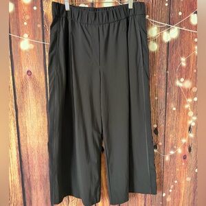 Marc Cain Sport Wedi Cropped Black Elastic Waist Pants